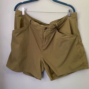 Cute ‘Granola Girl’ Patagonia Nylon Shorts